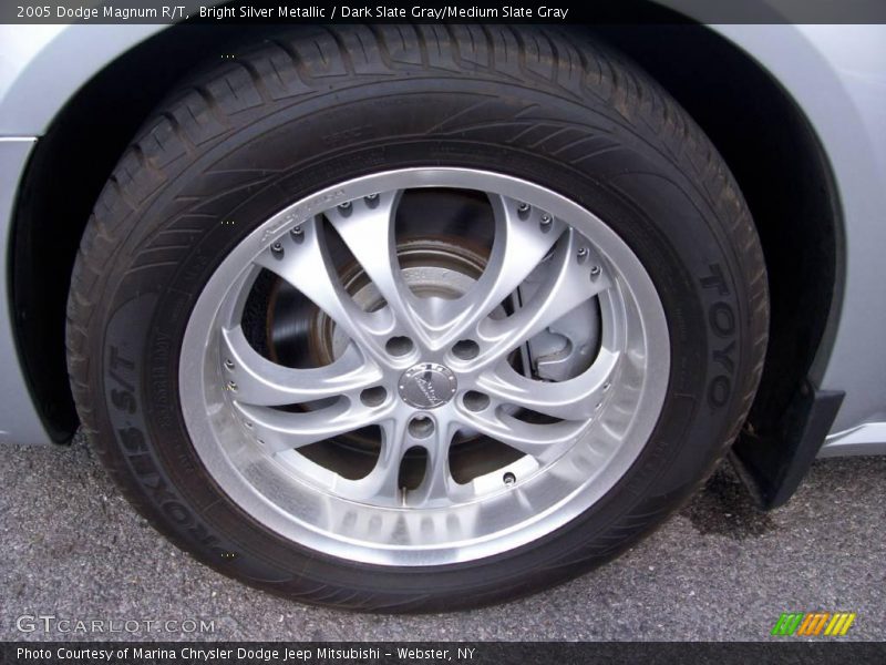 Bright Silver Metallic / Dark Slate Gray/Medium Slate Gray 2005 Dodge Magnum R/T