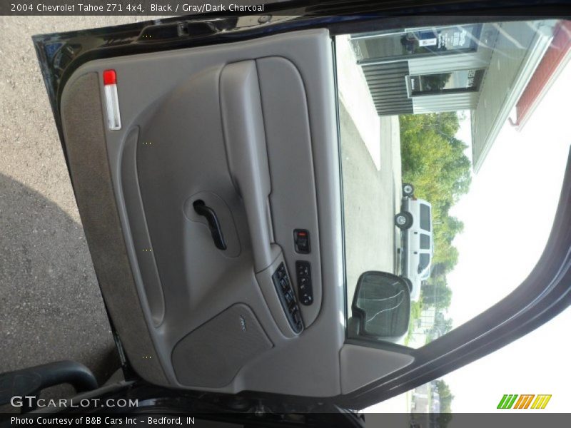 Black / Gray/Dark Charcoal 2004 Chevrolet Tahoe Z71 4x4