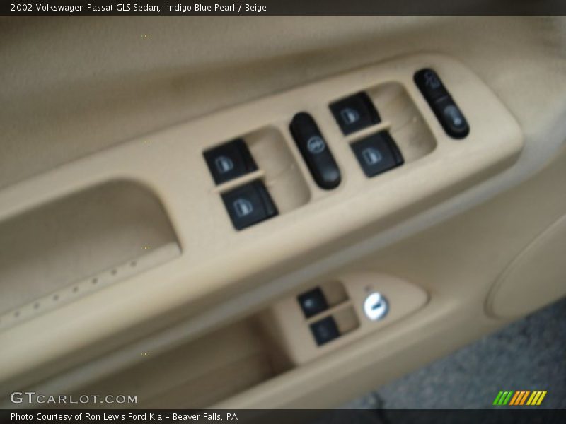 Indigo Blue Pearl / Beige 2002 Volkswagen Passat GLS Sedan