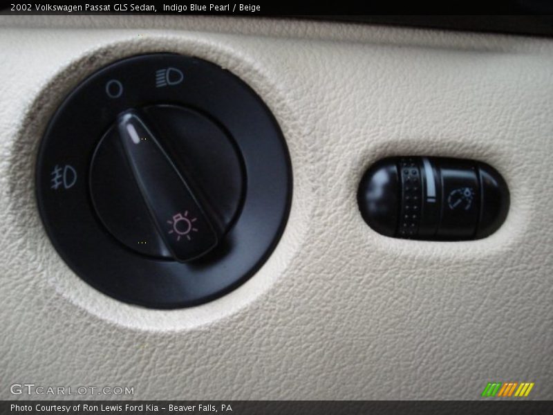 Indigo Blue Pearl / Beige 2002 Volkswagen Passat GLS Sedan
