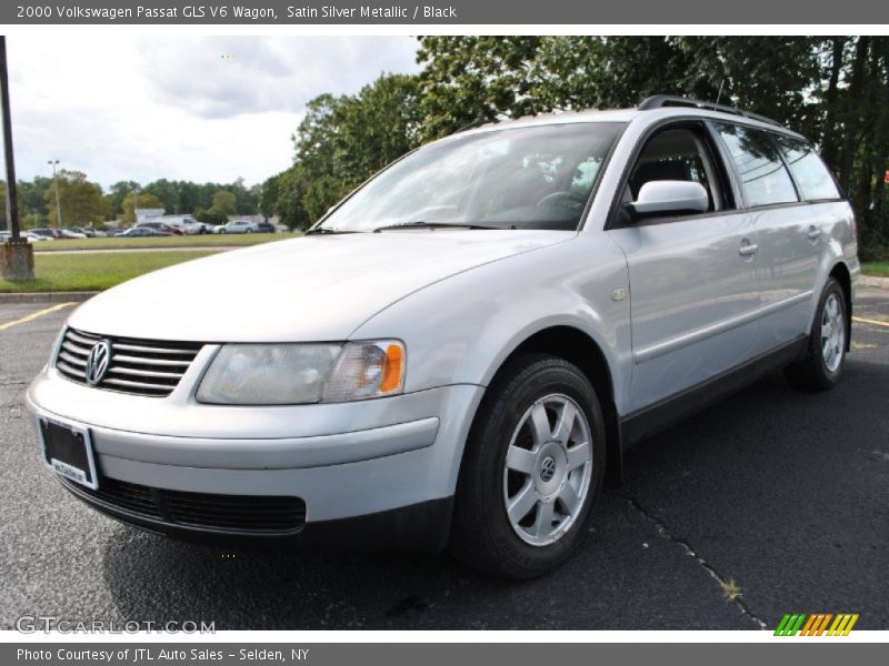 Front 3/4 View of 2000 Passat GLS V6 Wagon
