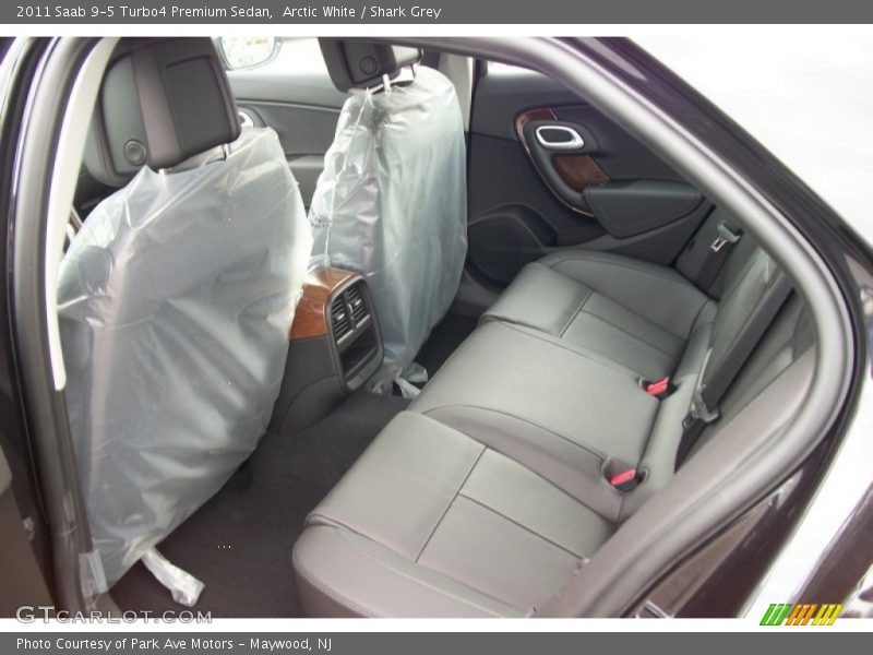 Arctic White / Shark Grey 2011 Saab 9-5 Turbo4 Premium Sedan