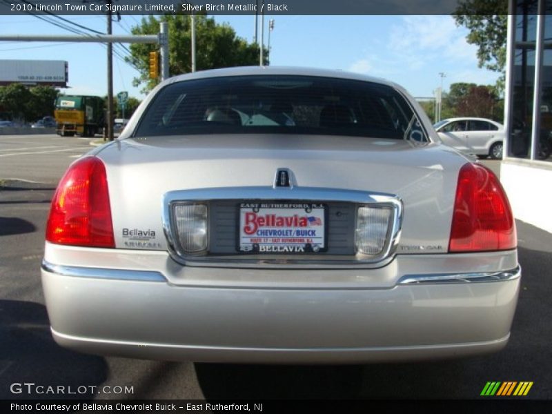 Silver Birch Metallic / Black 2010 Lincoln Town Car Signature Limited