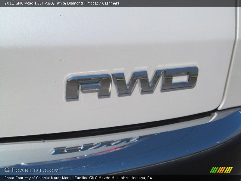 White Diamond Tintcoat / Cashmere 2011 GMC Acadia SLT AWD