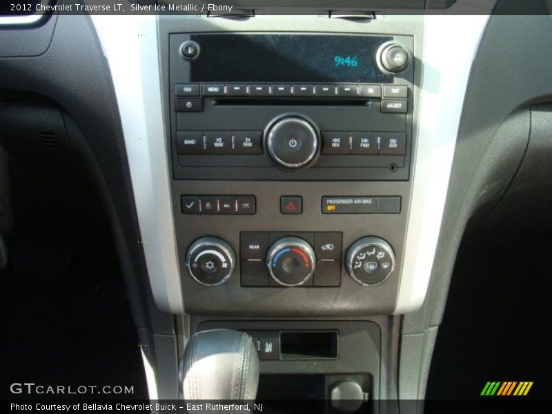 Silver Ice Metallic / Ebony 2012 Chevrolet Traverse LT