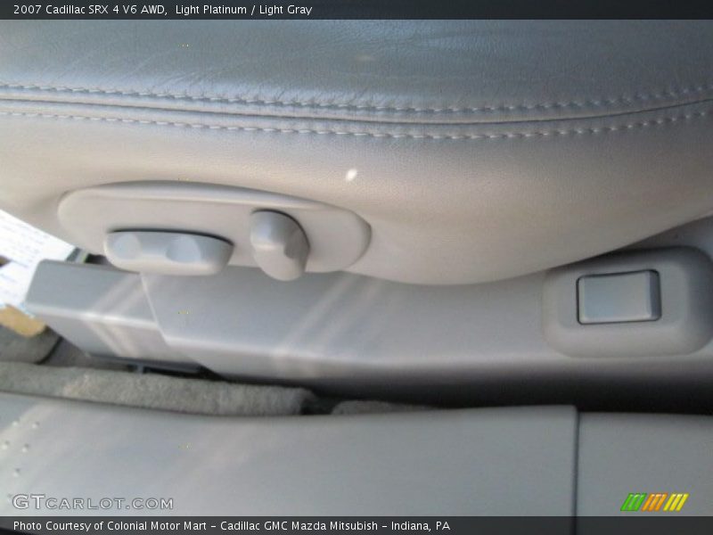Light Platinum / Light Gray 2007 Cadillac SRX 4 V6 AWD