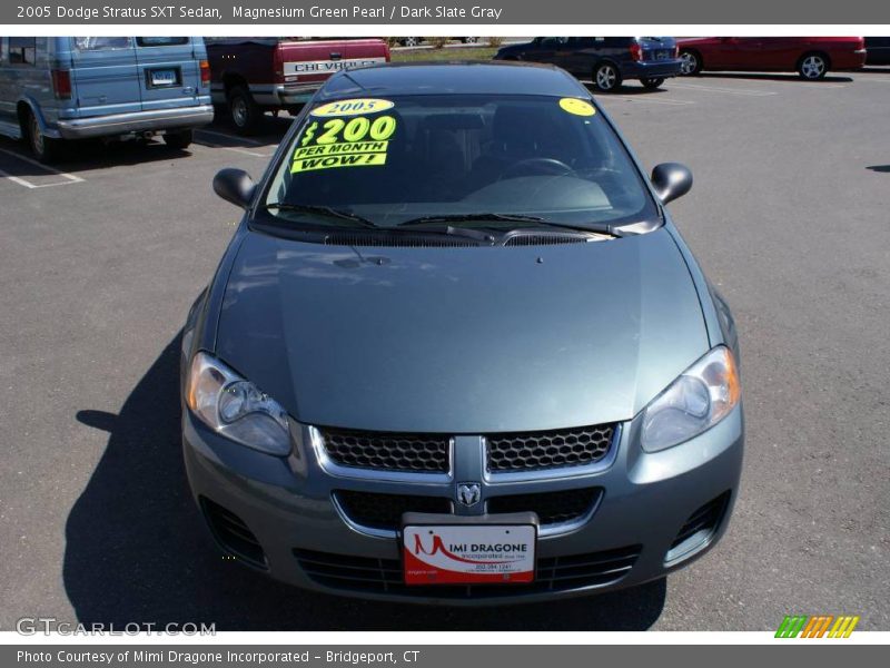 Magnesium Green Pearl / Dark Slate Gray 2005 Dodge Stratus SXT Sedan