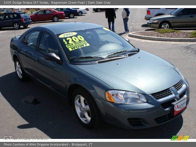 Magnesium Green Pearl / Dark Slate Gray 2005 Dodge Stratus SXT Sedan