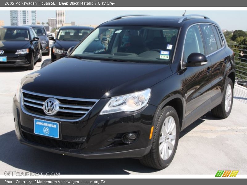 Deep Black Metallic / Clay Grey 2009 Volkswagen Tiguan SE