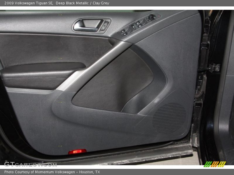 Deep Black Metallic / Clay Grey 2009 Volkswagen Tiguan SE
