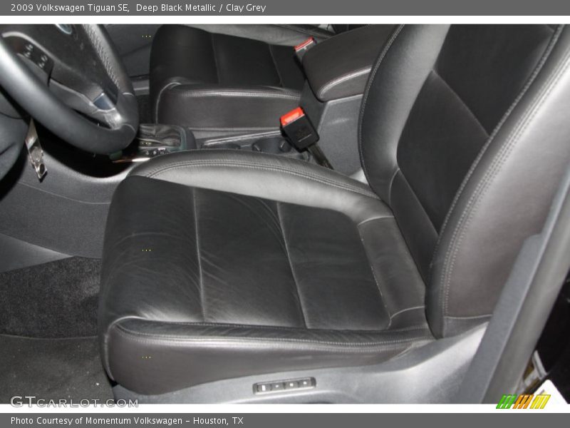 Deep Black Metallic / Clay Grey 2009 Volkswagen Tiguan SE