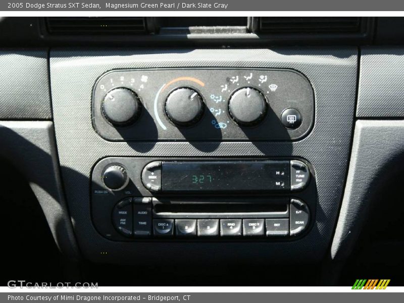 Magnesium Green Pearl / Dark Slate Gray 2005 Dodge Stratus SXT Sedan