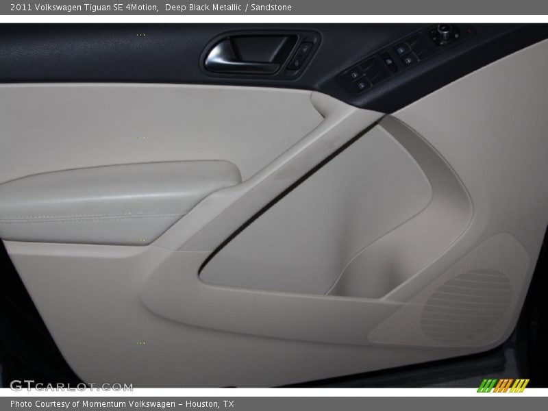 Deep Black Metallic / Sandstone 2011 Volkswagen Tiguan SE 4Motion