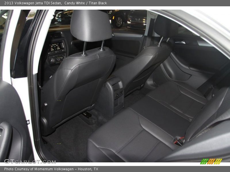 Candy White / Titan Black 2013 Volkswagen Jetta TDI Sedan