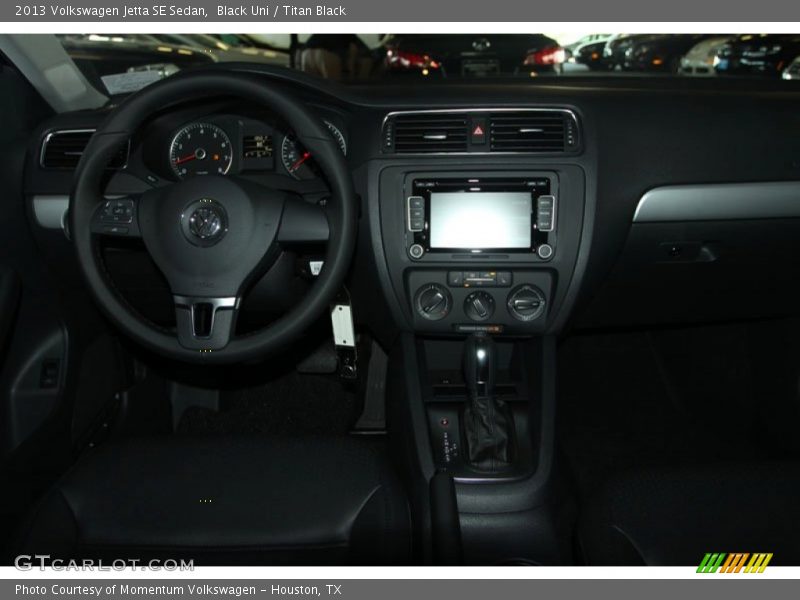 Black Uni / Titan Black 2013 Volkswagen Jetta SE Sedan