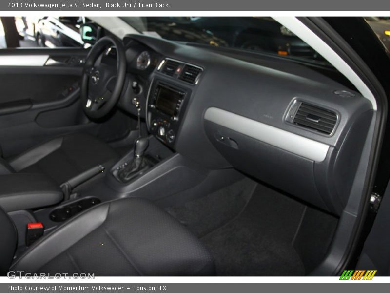 Black Uni / Titan Black 2013 Volkswagen Jetta SE Sedan