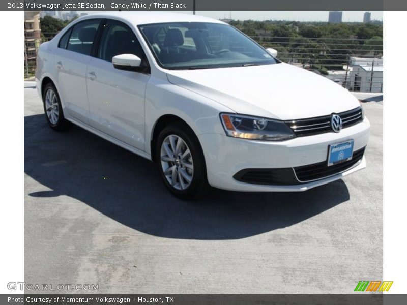 Candy White / Titan Black 2013 Volkswagen Jetta SE Sedan