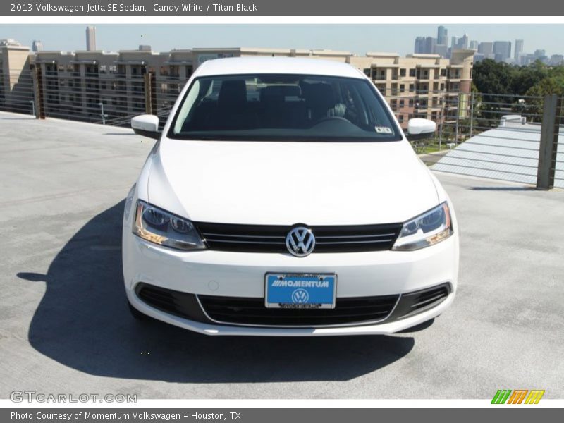 Candy White / Titan Black 2013 Volkswagen Jetta SE Sedan
