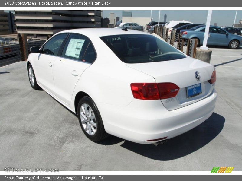 Candy White / Titan Black 2013 Volkswagen Jetta SE Sedan