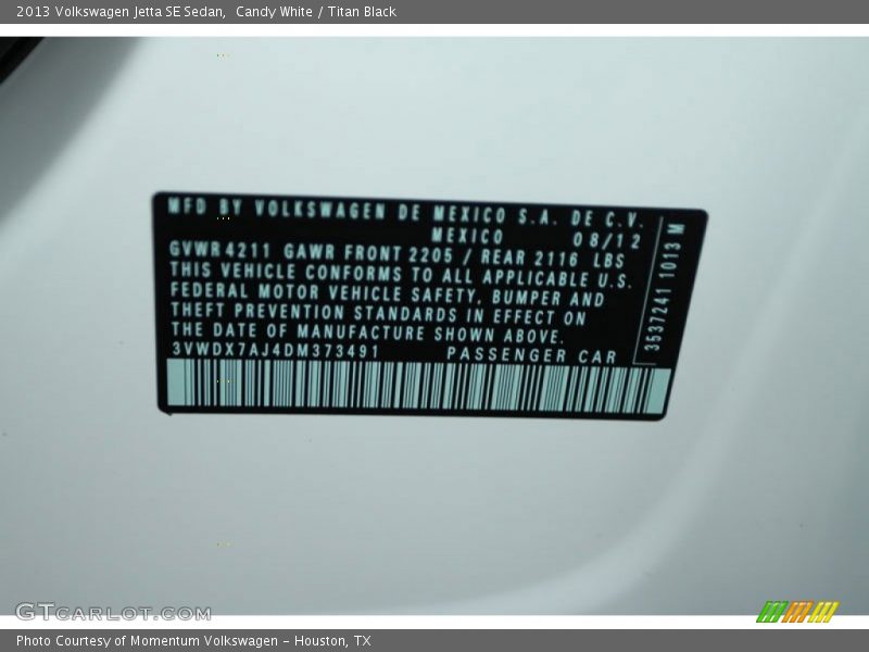 Candy White / Titan Black 2013 Volkswagen Jetta SE Sedan