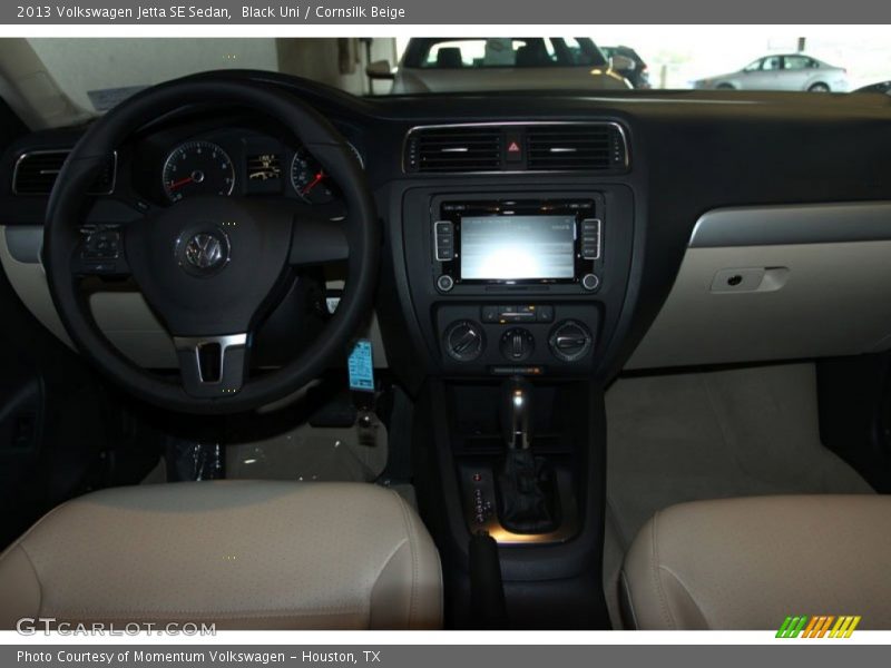 Black Uni / Cornsilk Beige 2013 Volkswagen Jetta SE Sedan