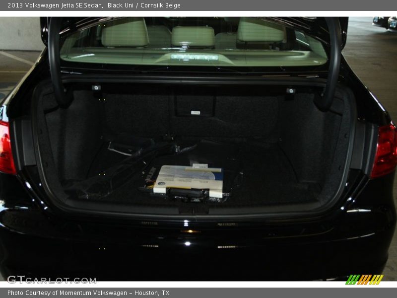 Black Uni / Cornsilk Beige 2013 Volkswagen Jetta SE Sedan
