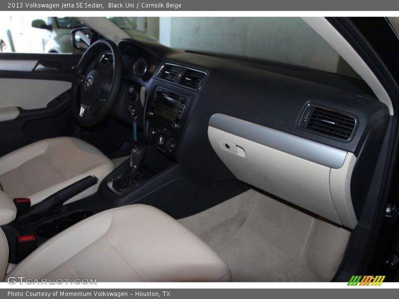 Black Uni / Cornsilk Beige 2013 Volkswagen Jetta SE Sedan