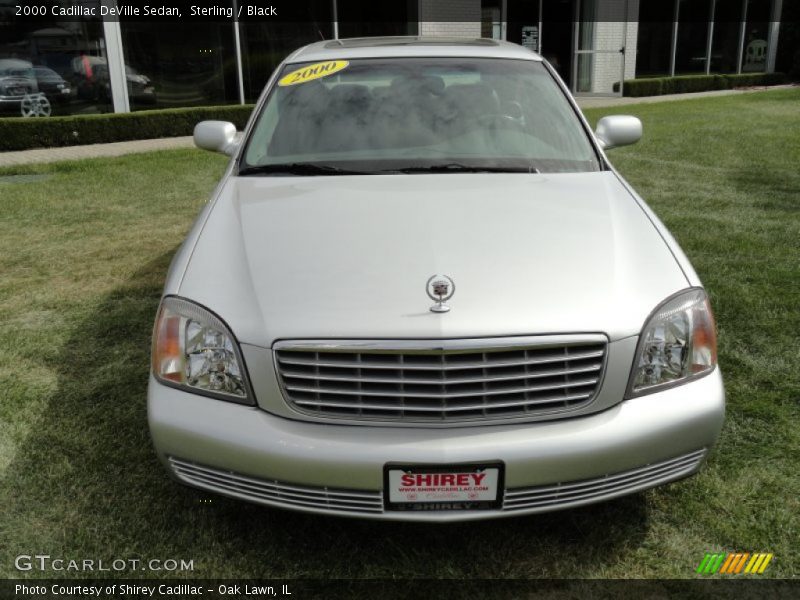Sterling / Black 2000 Cadillac DeVille Sedan