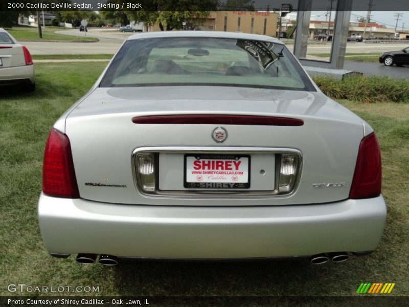 Sterling / Black 2000 Cadillac DeVille Sedan