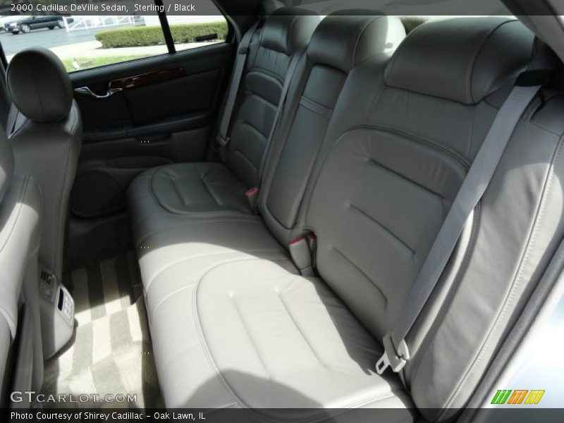 Sterling / Black 2000 Cadillac DeVille Sedan