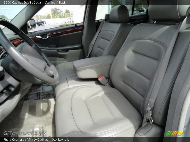 Sterling / Black 2000 Cadillac DeVille Sedan