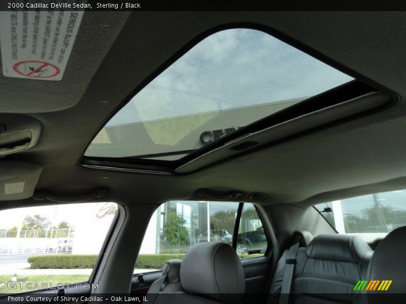 Sterling / Black 2000 Cadillac DeVille Sedan