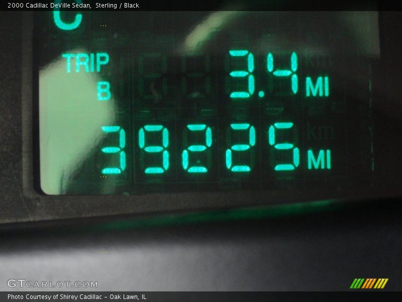 Sterling / Black 2000 Cadillac DeVille Sedan