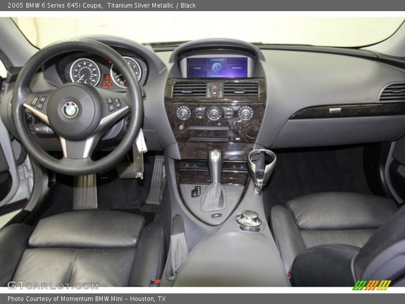 Dashboard of 2005 6 Series 645i Coupe