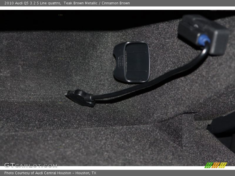 Teak Brown Metallic / Cinnamon Brown 2010 Audi Q5 3.2 S Line quattro
