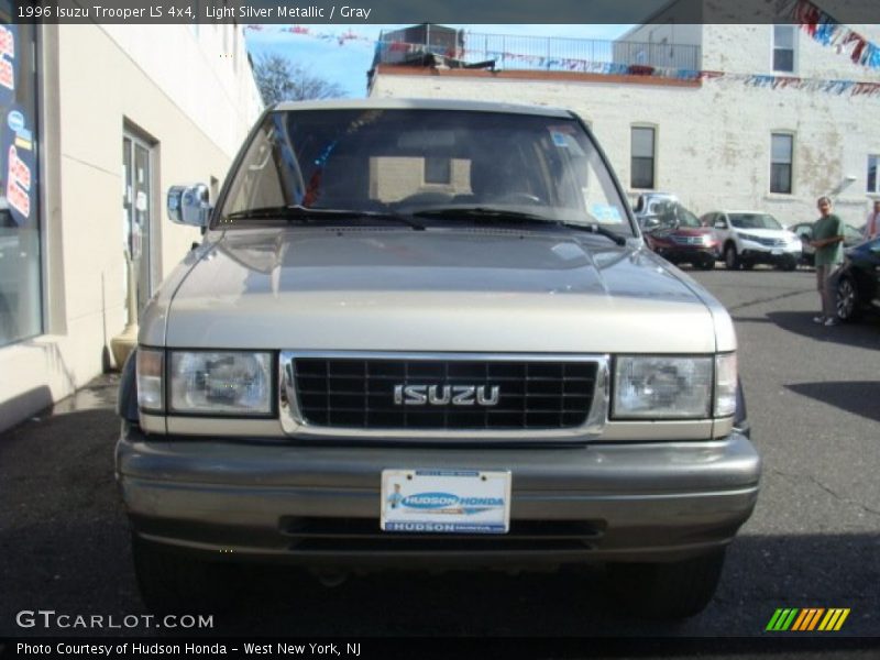 Light Silver Metallic / Gray 1996 Isuzu Trooper LS 4x4