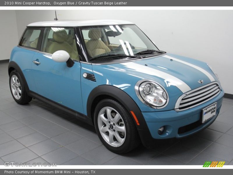 Front 3/4 View of 2010 Cooper Hardtop