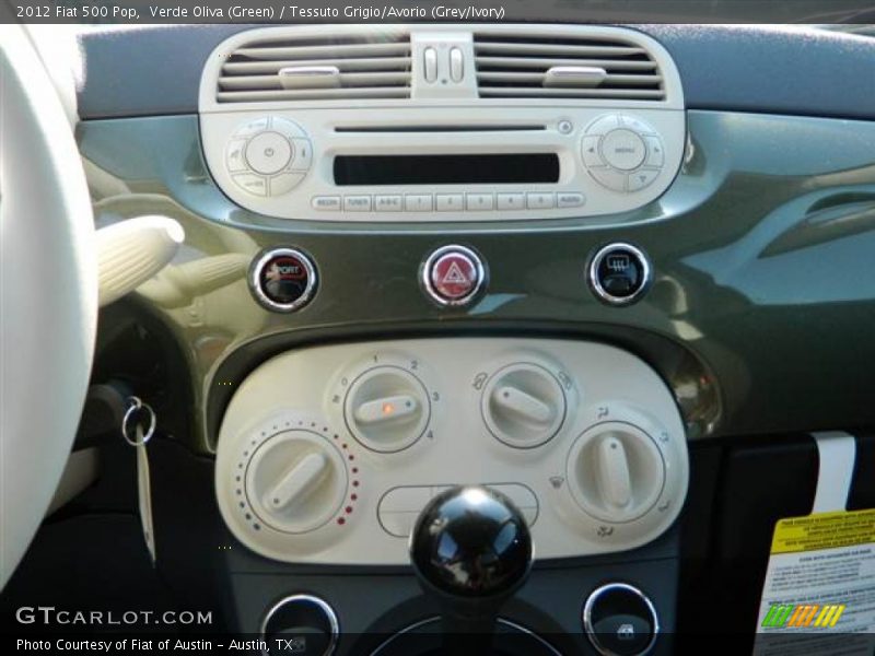 Verde Oliva (Green) / Tessuto Grigio/Avorio (Grey/Ivory) 2012 Fiat 500 Pop