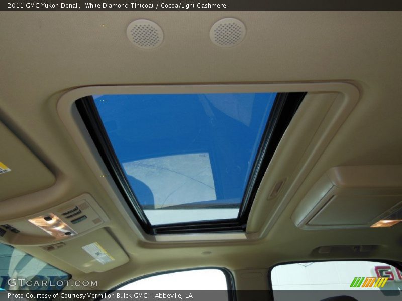 White Diamond Tintcoat / Cocoa/Light Cashmere 2011 GMC Yukon Denali