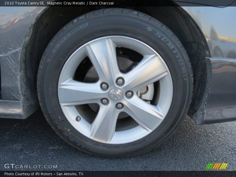 Magnetic Gray Metallic / Dark Charcoal 2010 Toyota Camry SE