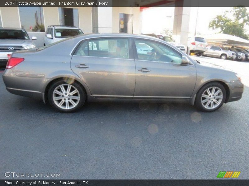 Phantom Gray Pearl / Ivory 2007 Toyota Avalon Limited