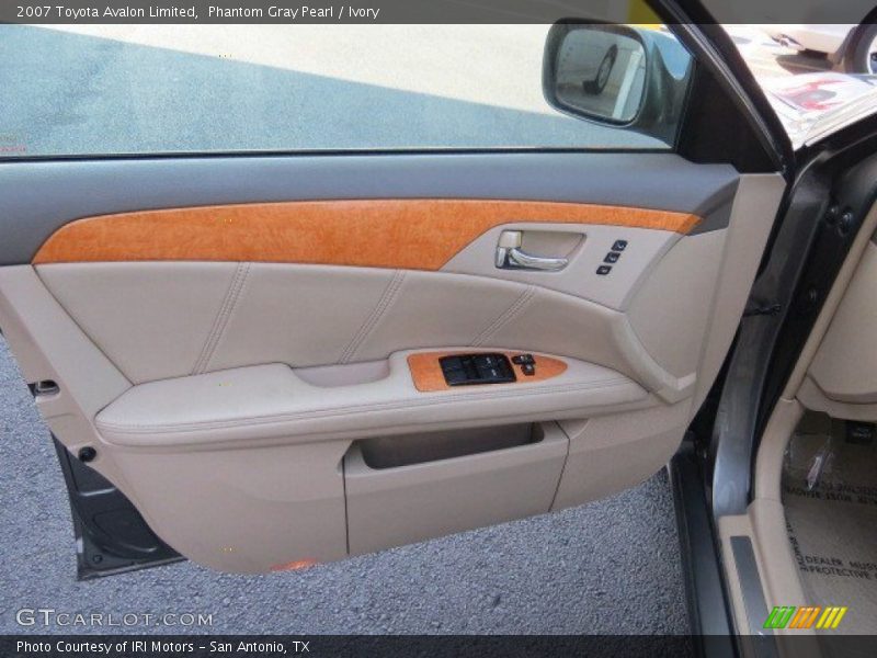Phantom Gray Pearl / Ivory 2007 Toyota Avalon Limited