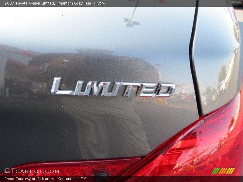 Phantom Gray Pearl / Ivory 2007 Toyota Avalon Limited