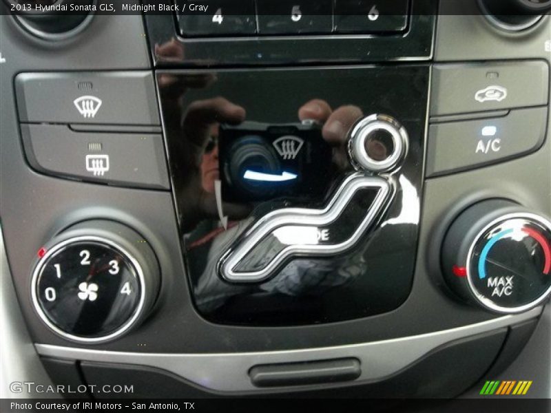 Midnight Black / Gray 2013 Hyundai Sonata GLS