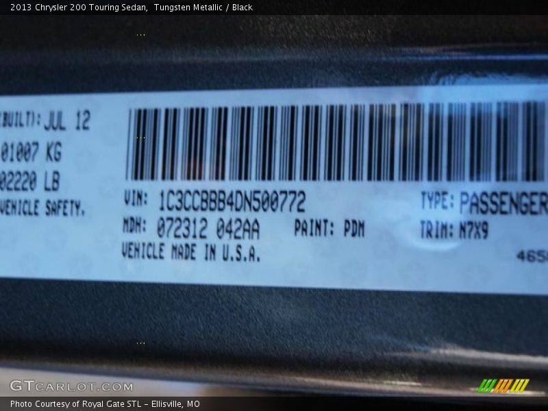 Tungsten Metallic / Black 2013 Chrysler 200 Touring Sedan