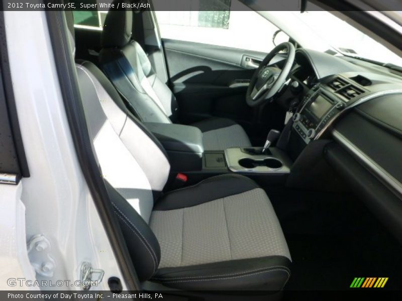 Super White / Black/Ash 2012 Toyota Camry SE