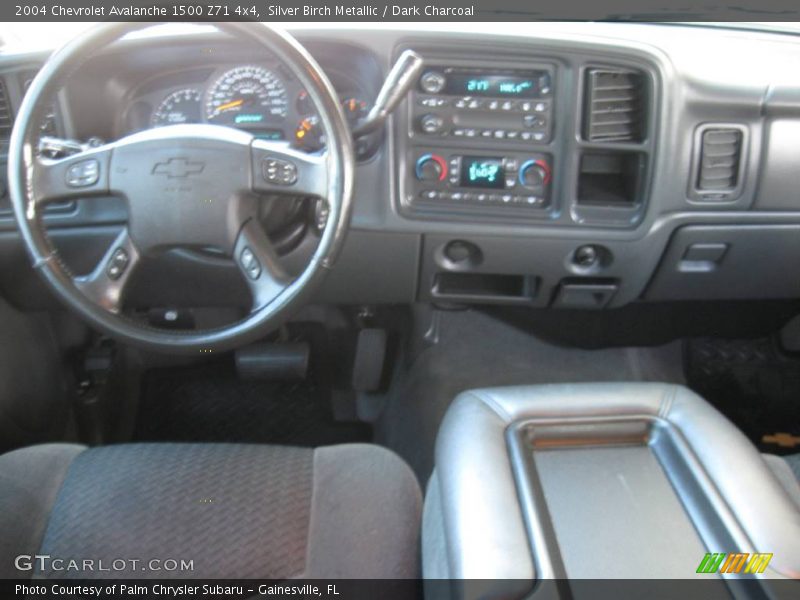 Silver Birch Metallic / Dark Charcoal 2004 Chevrolet Avalanche 1500 Z71 4x4