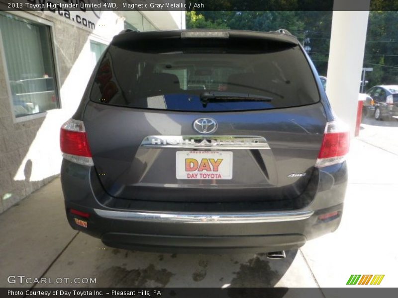 Magnetic Gray Metallic / Ash 2013 Toyota Highlander Limited 4WD