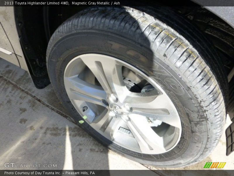 Magnetic Gray Metallic / Ash 2013 Toyota Highlander Limited 4WD