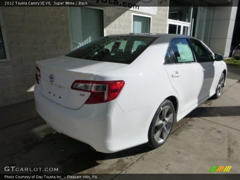 Super White / Black 2012 Toyota Camry SE V6